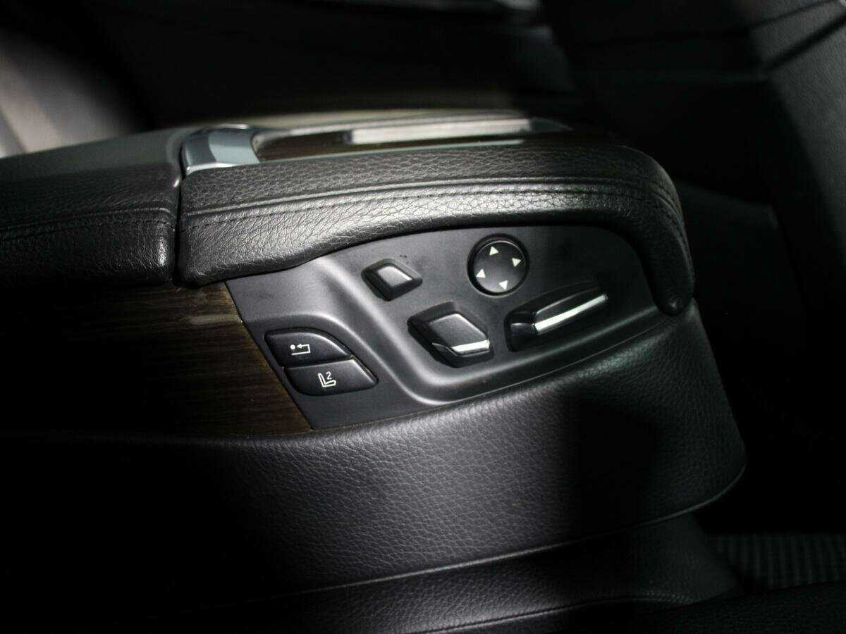 BMW 7 серии 730d, 2009 Фото №17