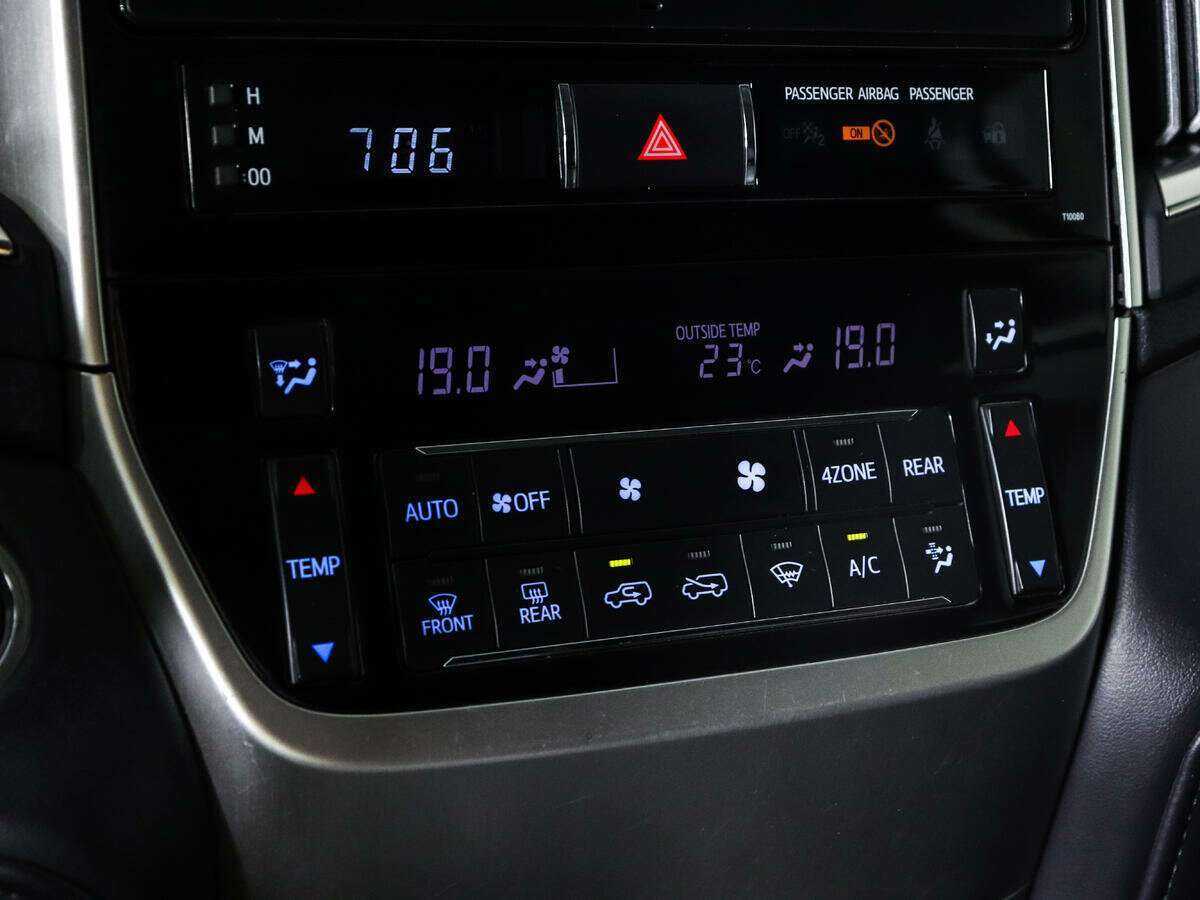 Toyota Land Cruiser, 2017 Фото №17