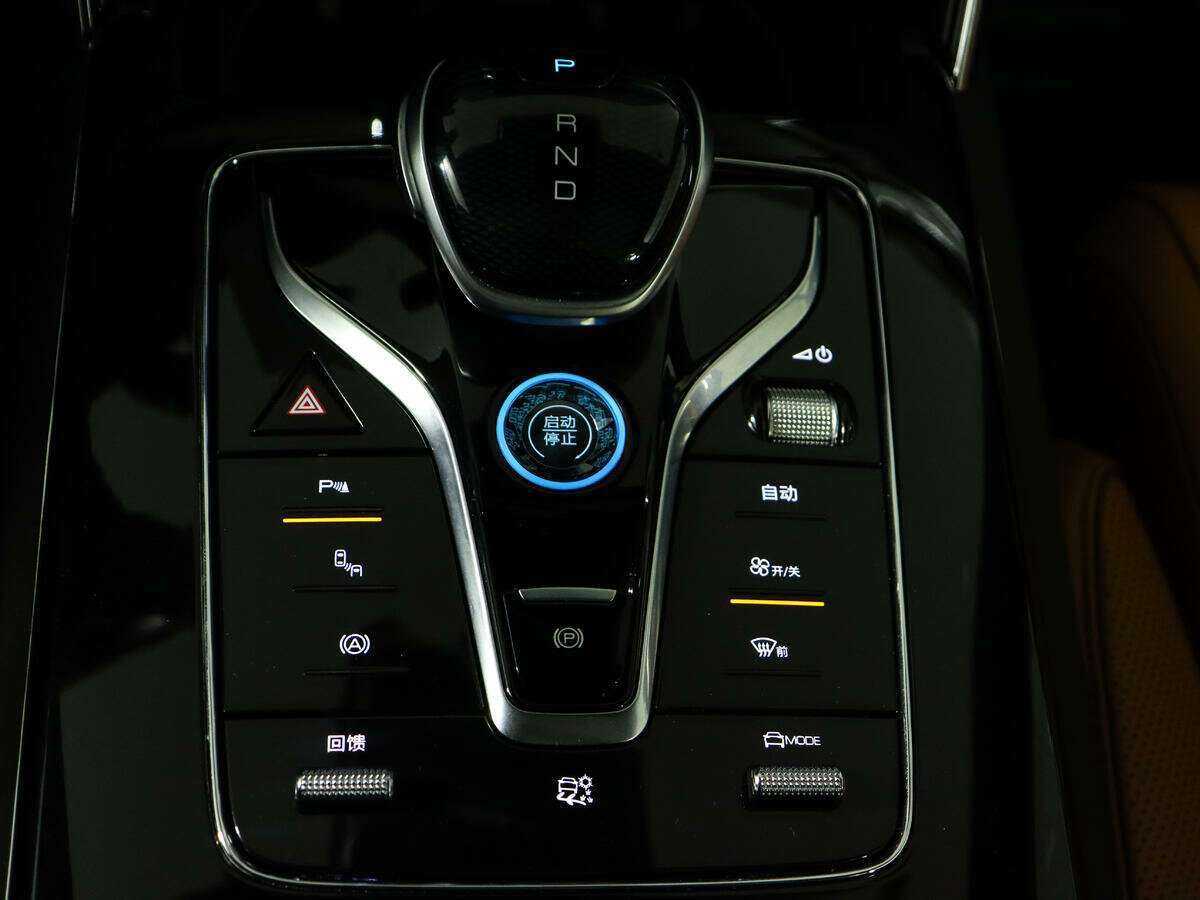 BYD Tang, 2022 Фото №25