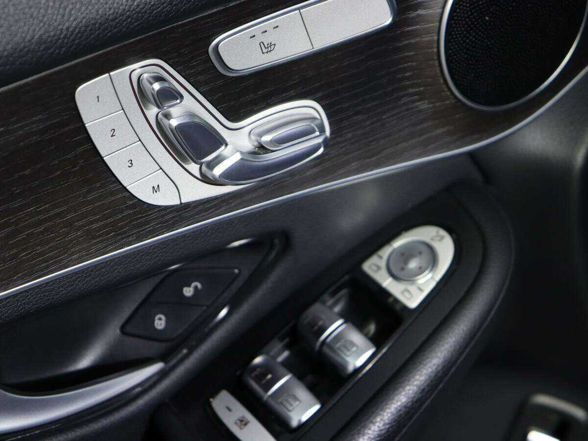 Mercedes-Benz GLC 300, 2020 Фото №17