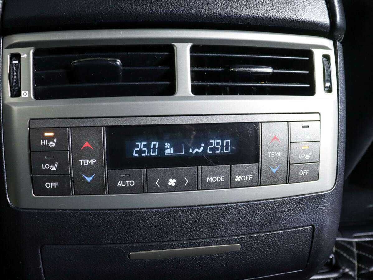 Lexus LX 570, 2012 Фото №24