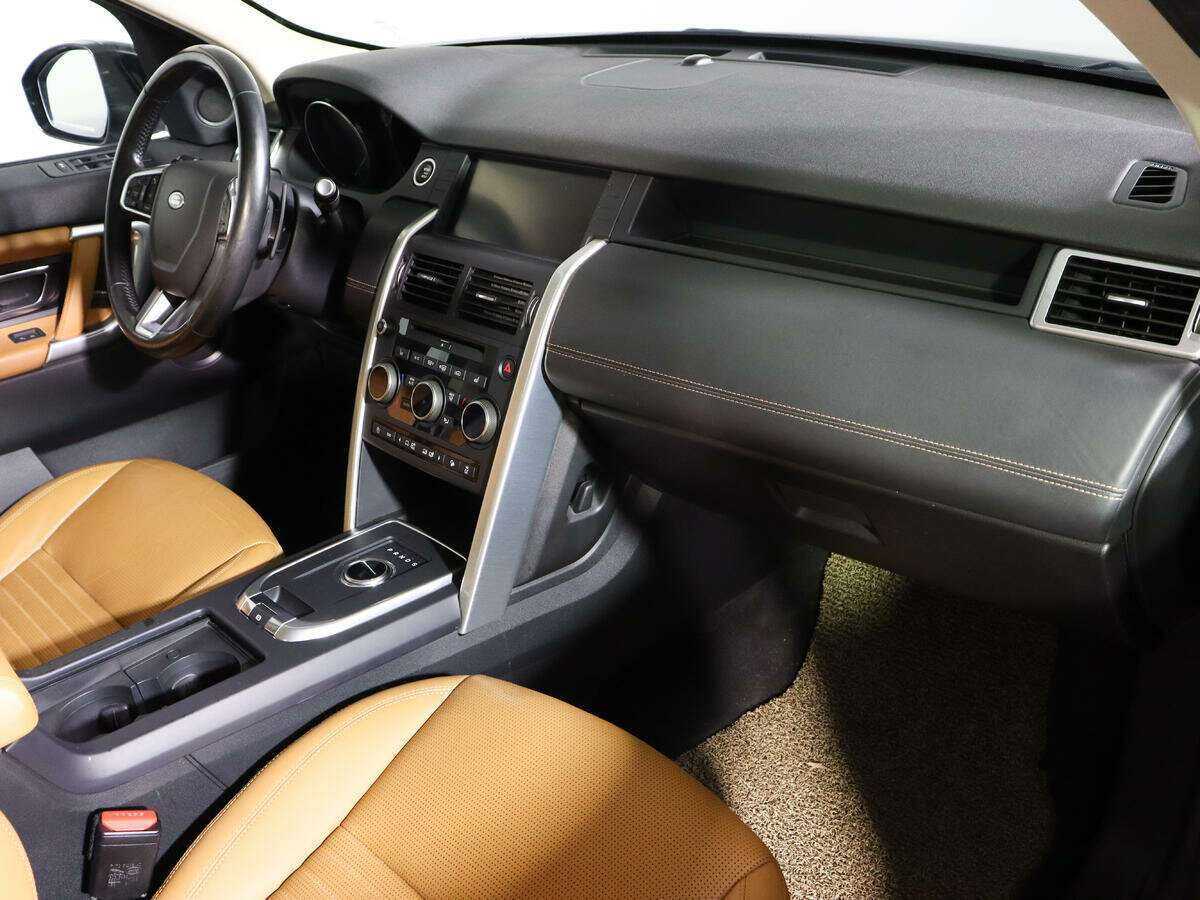 Land Rover Discovery Sport, 2017 - 167 000 км. | Фото №6