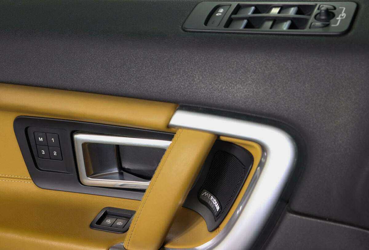 Land Rover Discovery Sport, 2017 Фото №14