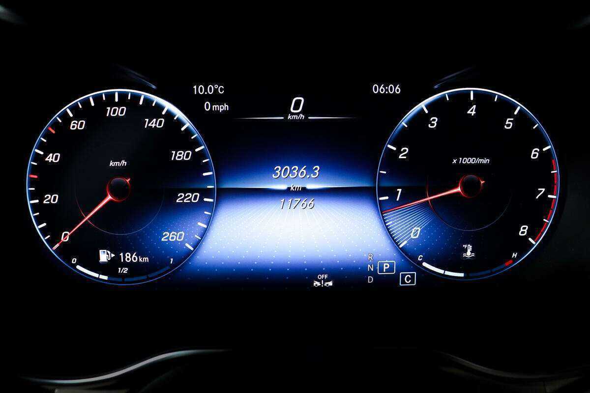 Mercedes-Benz GLC 300, 2022 Фото №10