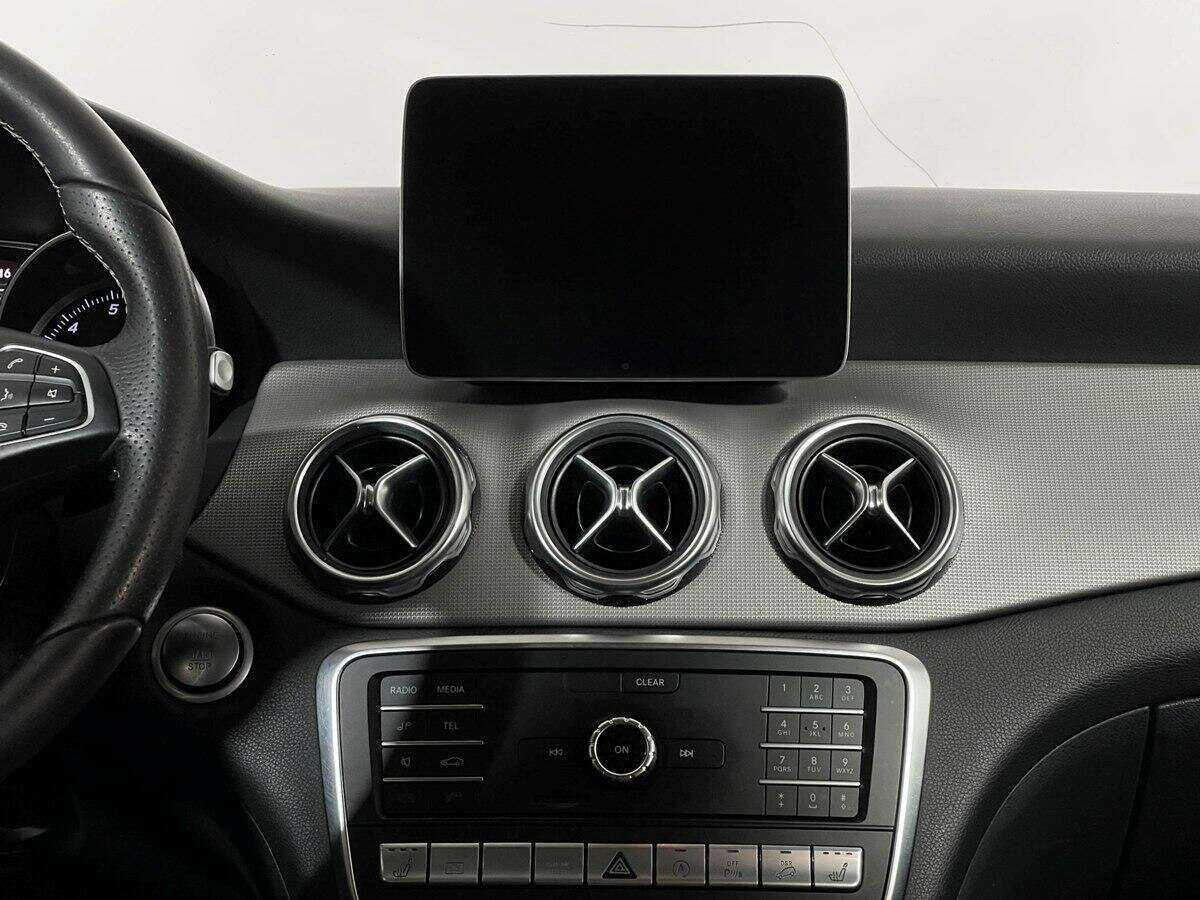 Mercedes-Benz GLA 250, 2017 Фото №11
