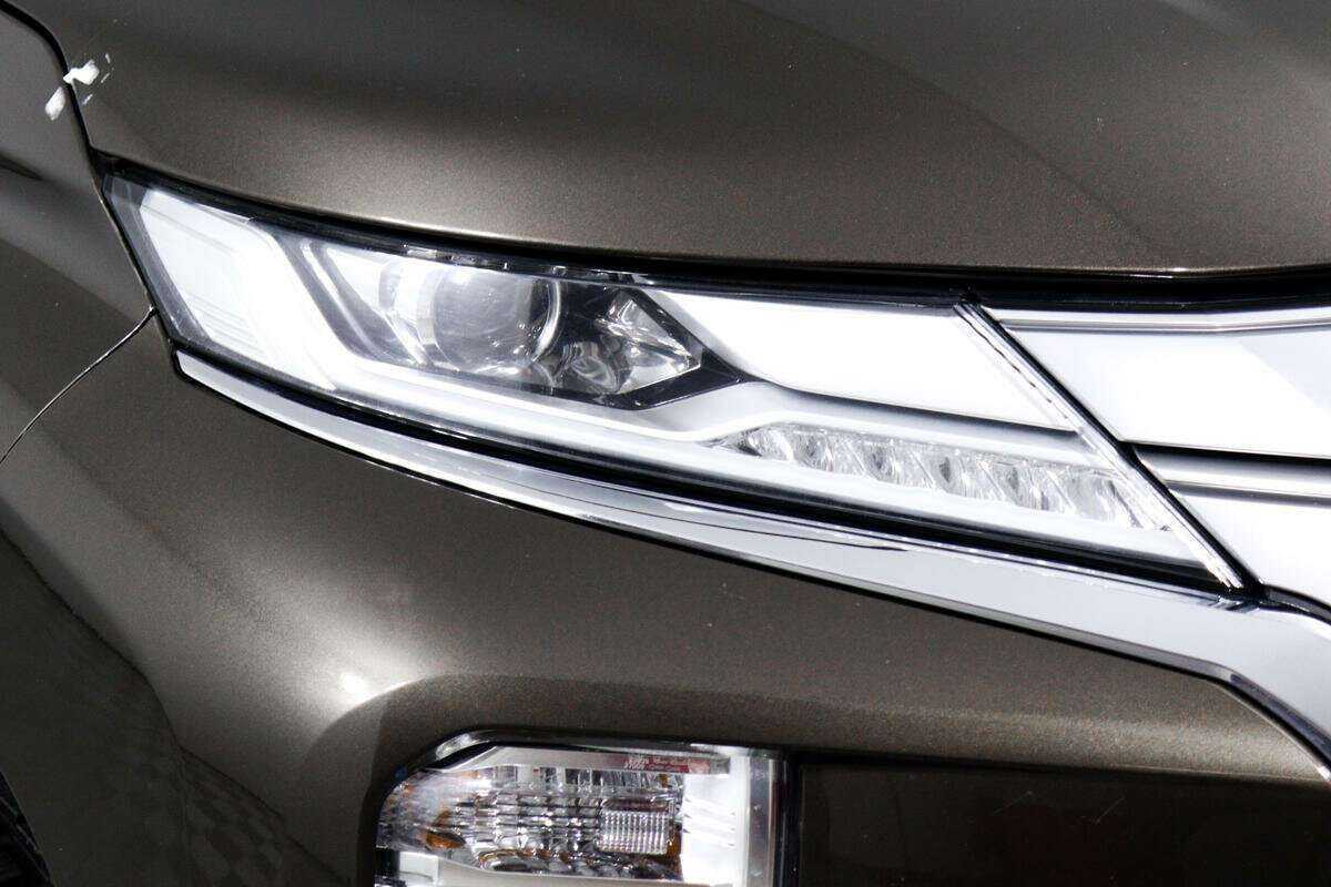 Mitsubishi Montero Sport, 2022 Фото №16