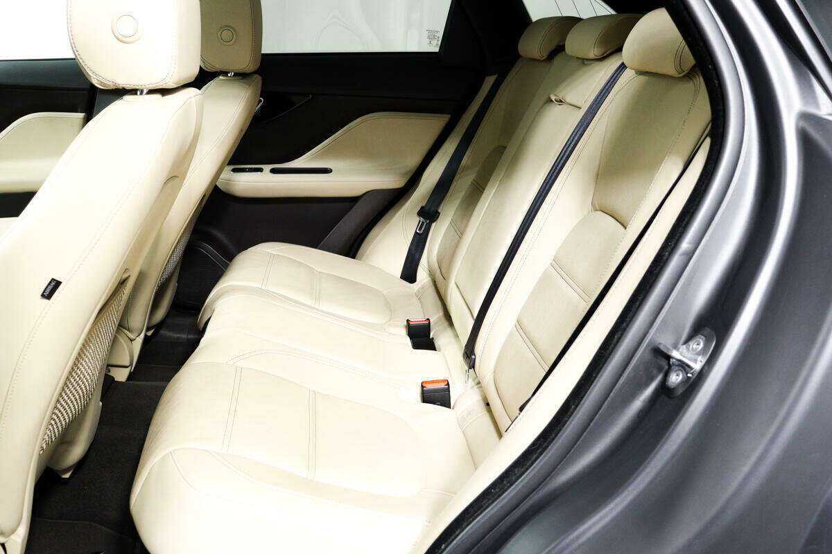 Jaguar F-Pace, 2019 Фото №12