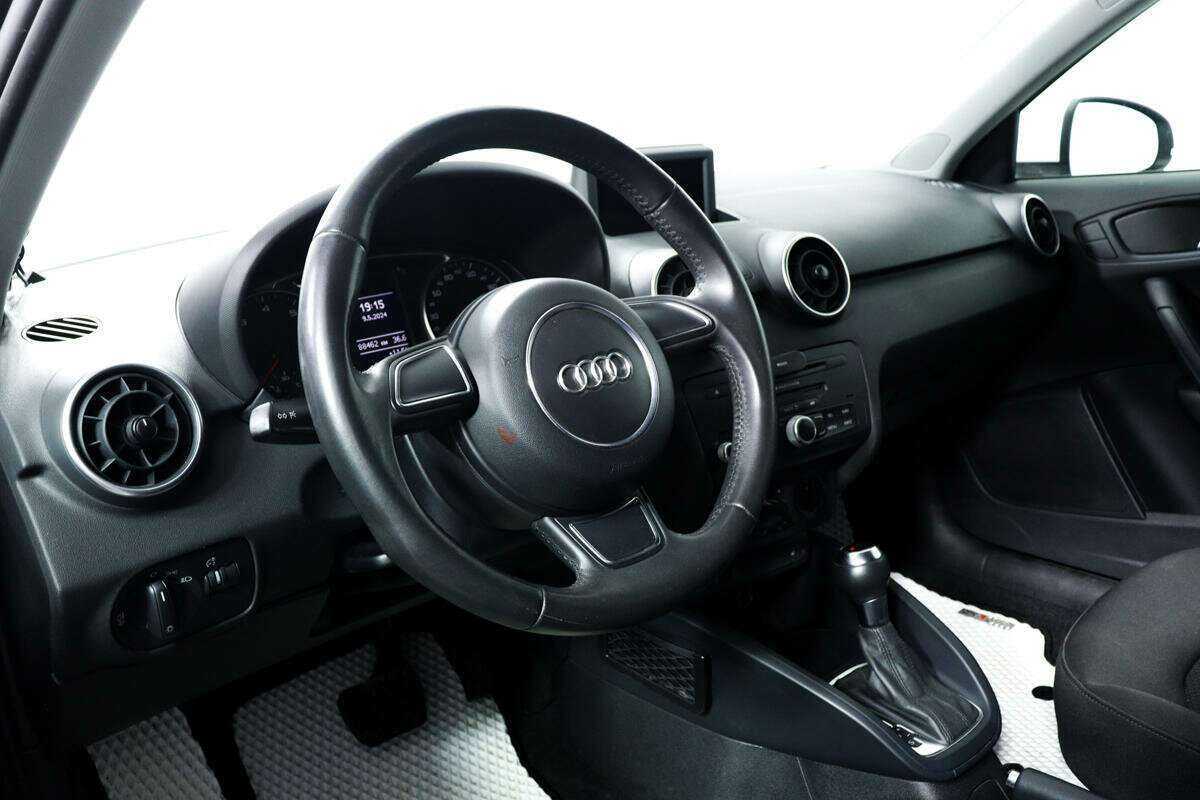 Audi A1 Sportback, 2013 Фото №13