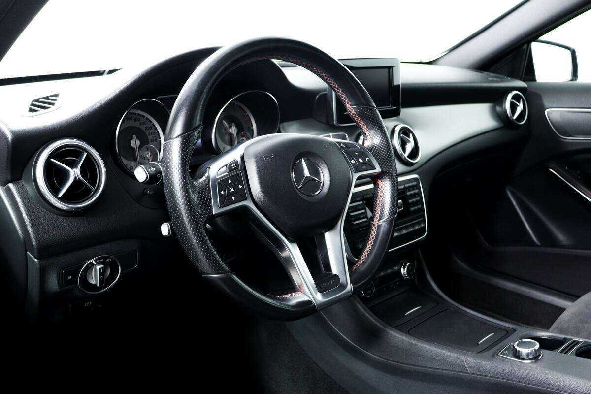 Mercedes-Benz GLA 250, 2015 Фото №13