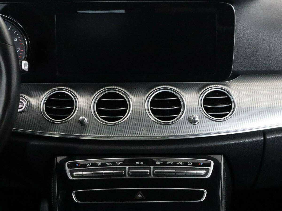 Mercedes-Benz E-Класс 200, 2019 Фото №11