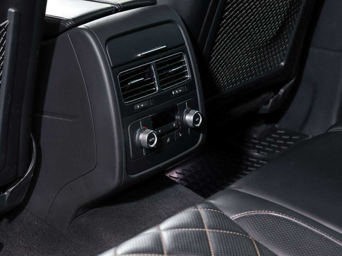 Volkswagen Touareg, 2016 Фото №22