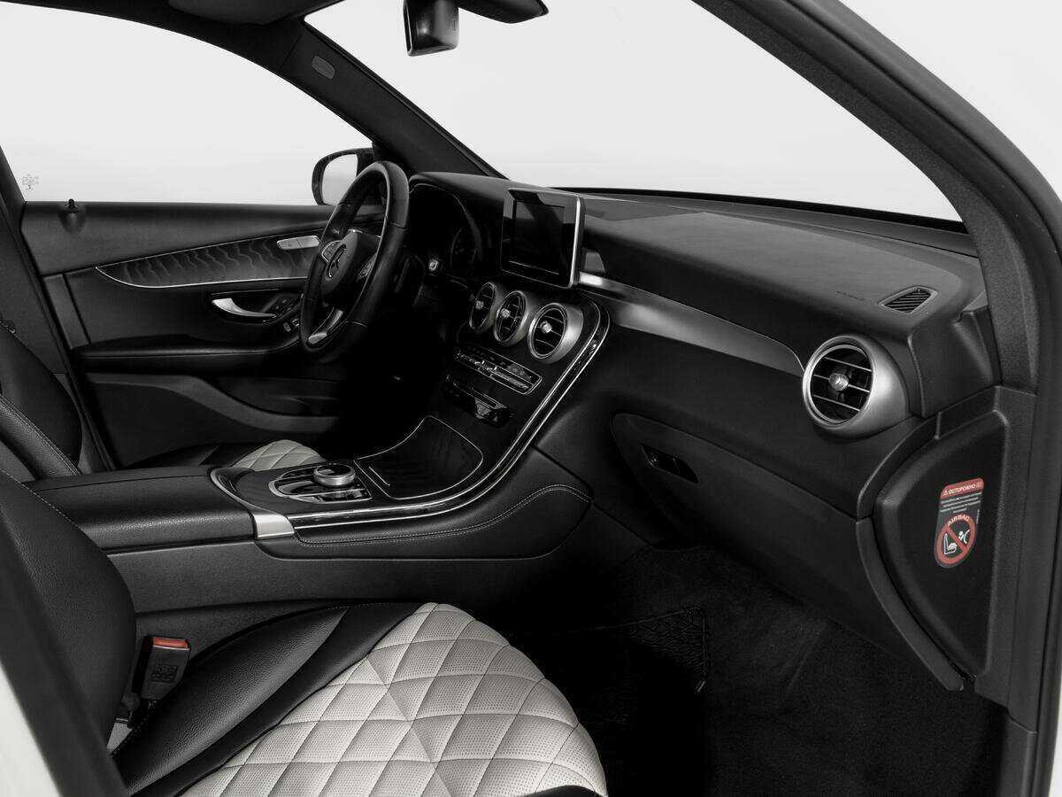 Mercedes-Benz GLC 250, 2017 Фото №9