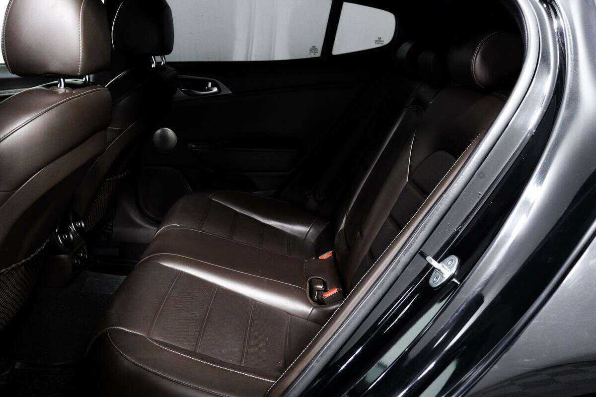 Kia Stinger, 2018 Фото №12