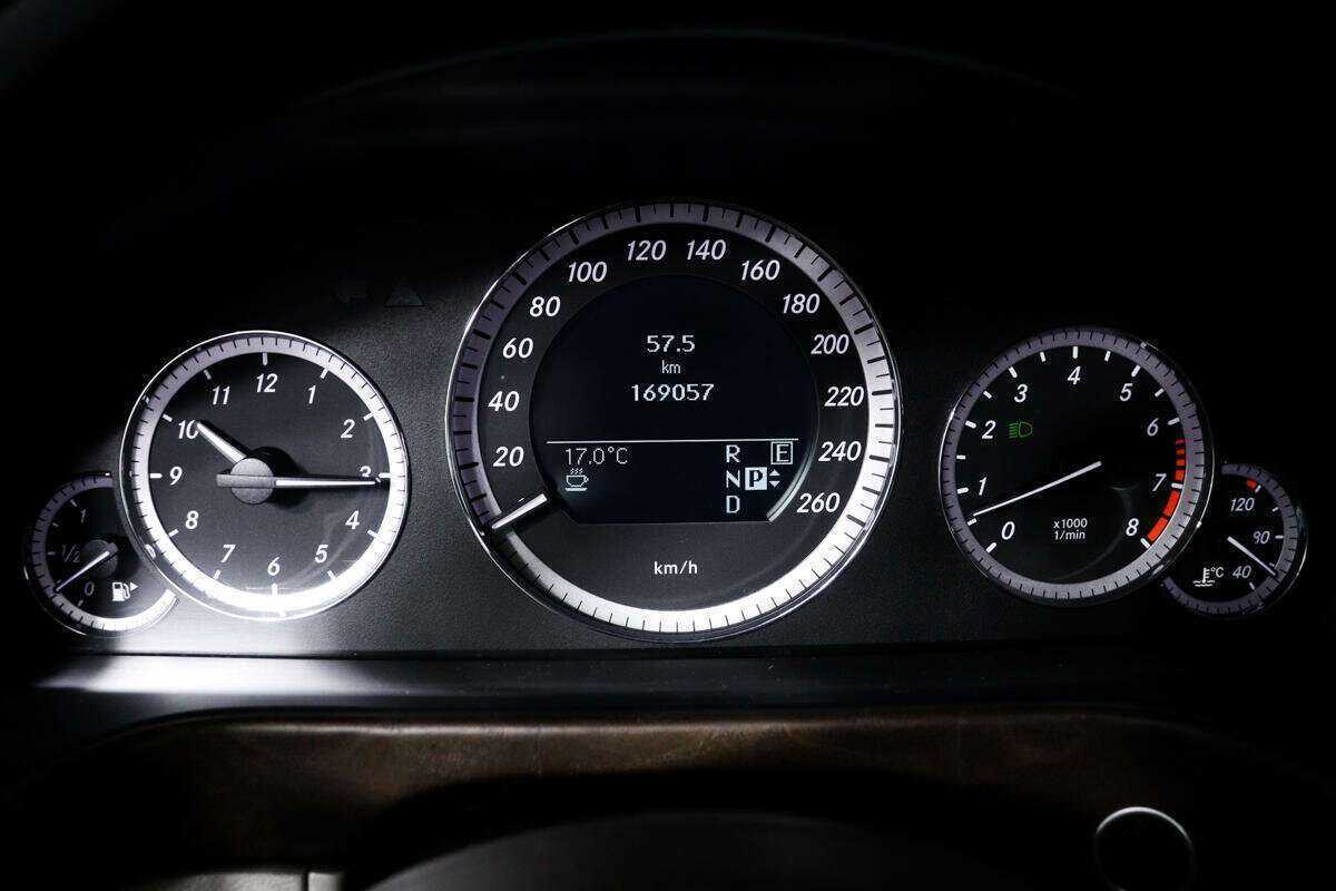 Mercedes-Benz E-Класс 350, 2011 Фото №9