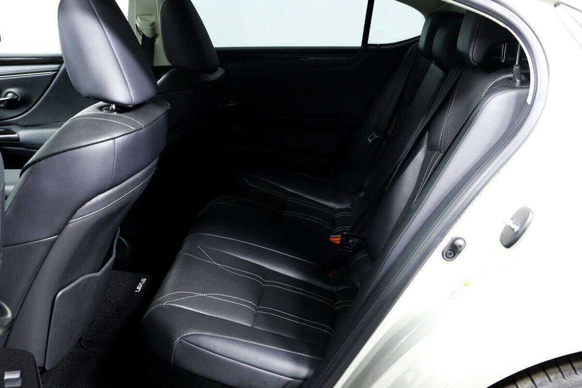 Lexus ES 300h, 2018 Фото №12