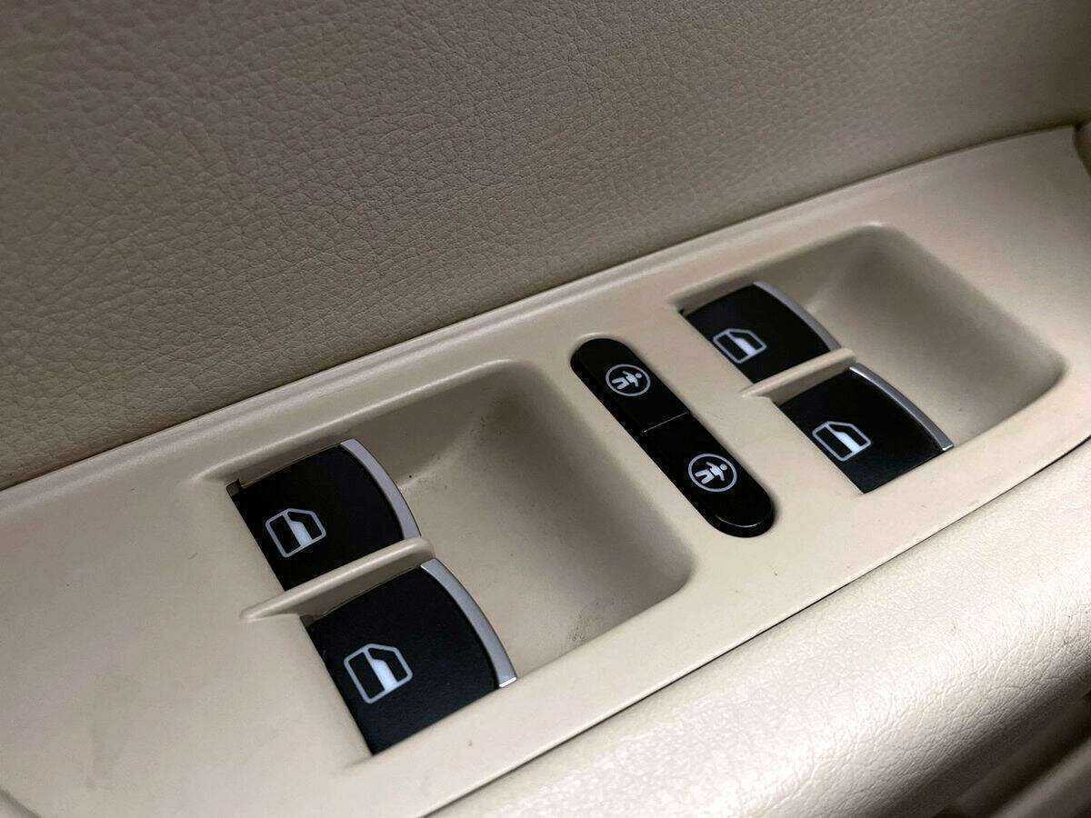 Volkswagen Touareg, 2015 Фото №17