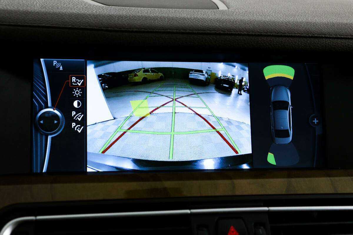 BMW 7 серии 750i xDrive, 2011 Фото №13