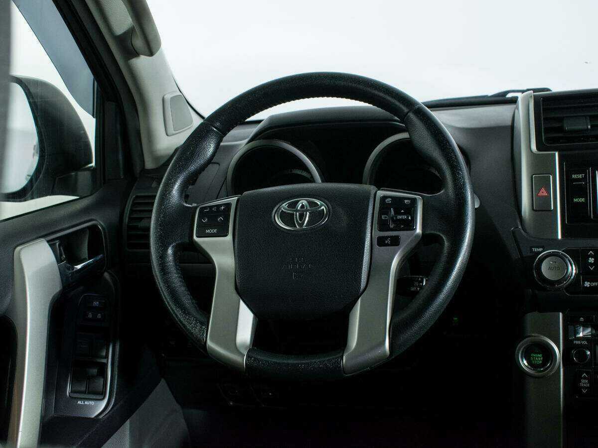 Toyota Land Cruiser Prado, 2011 Фото №14