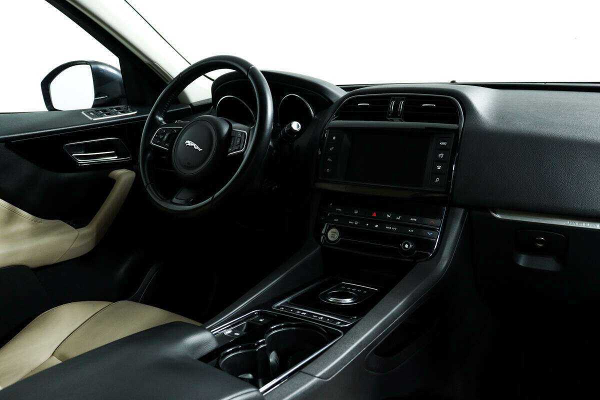 Jaguar F-Pace, 2016 Фото №9