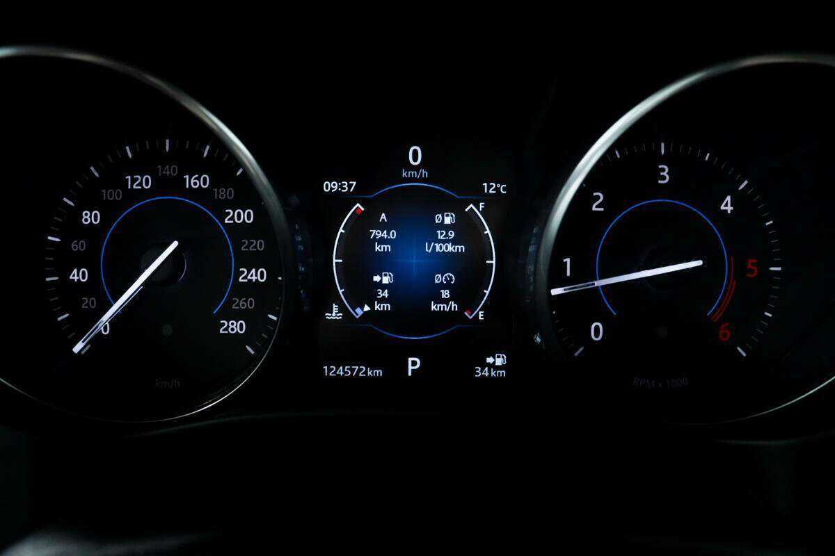 Jaguar F-Pace, 2016 Фото №10