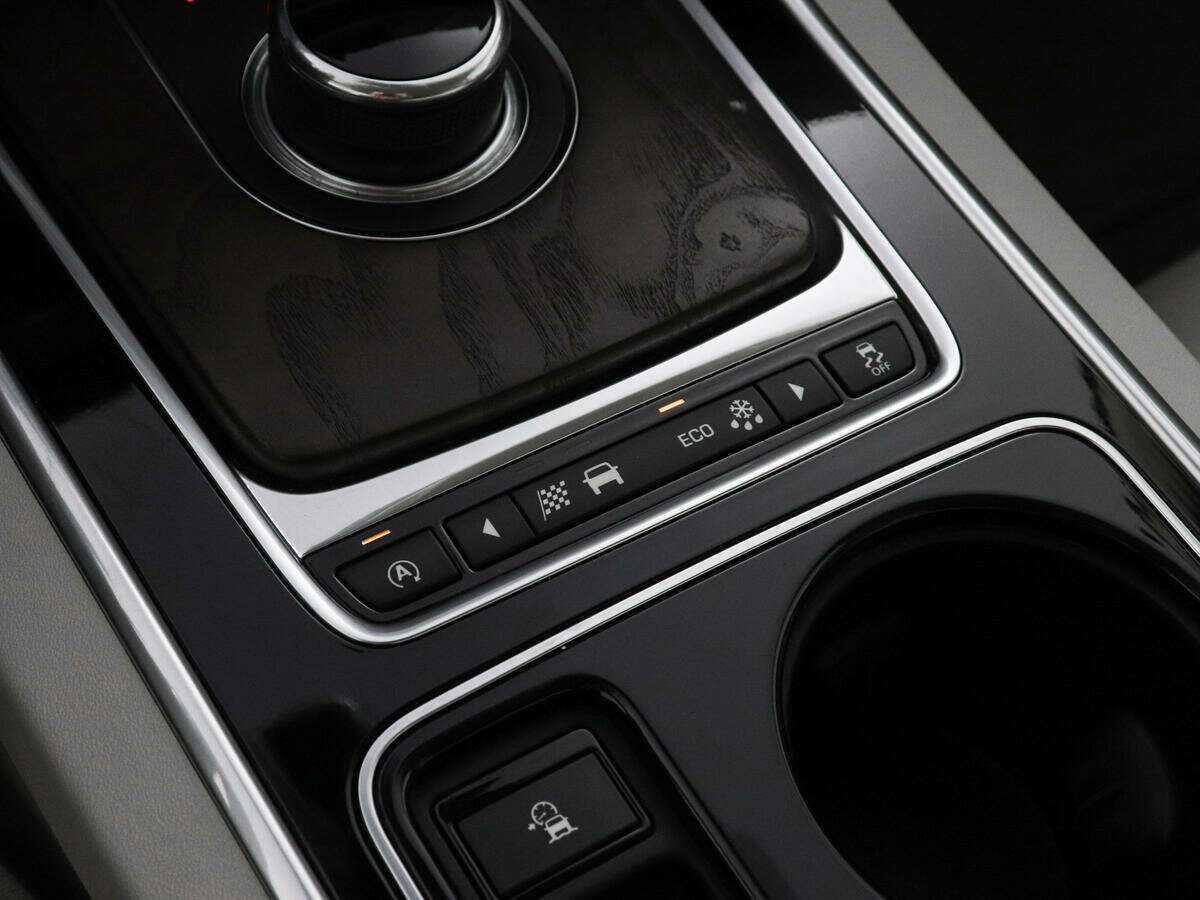 Jaguar XE, 2016 Фото №12