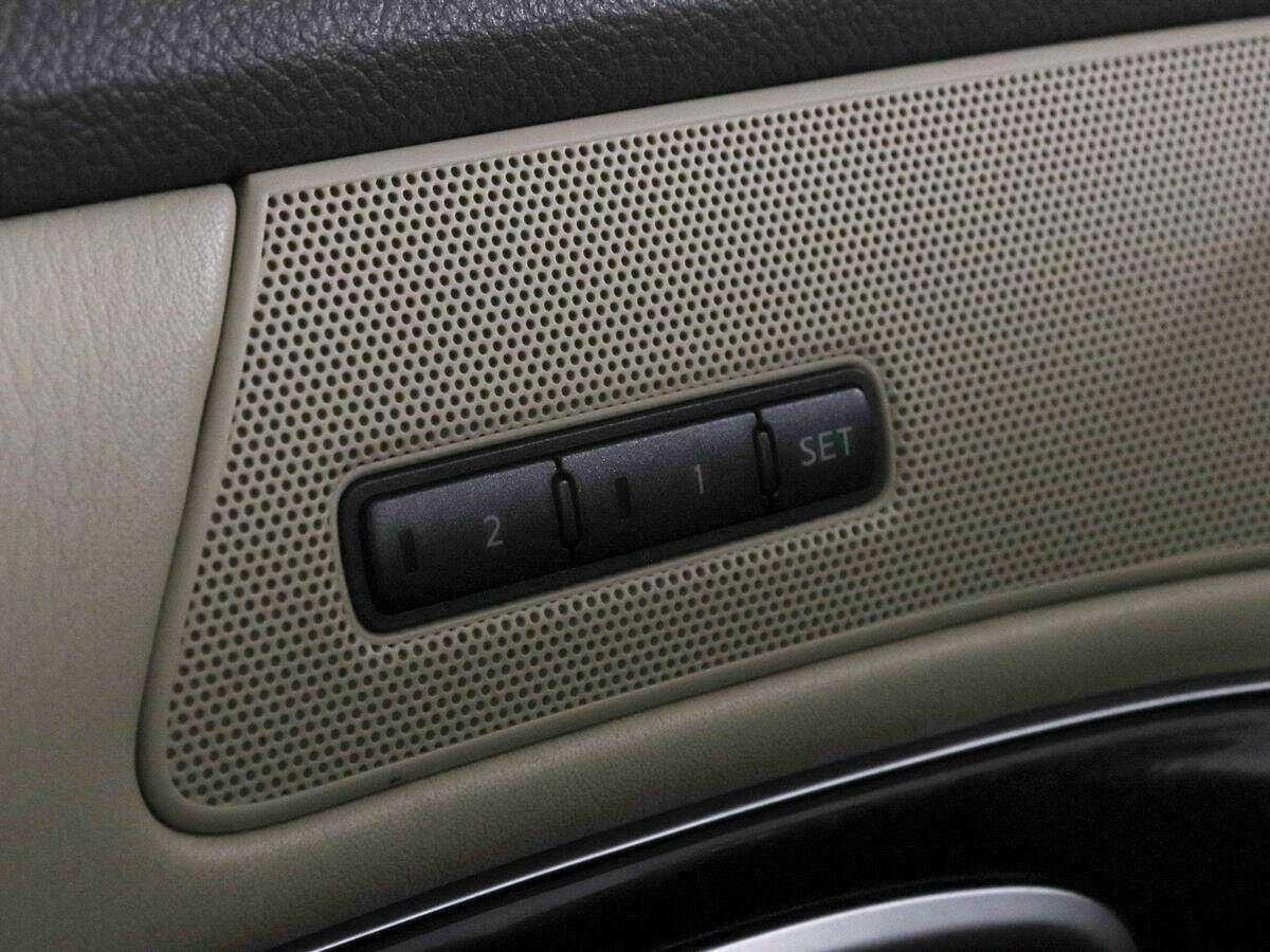 Infiniti M37, 2011 Фото №16