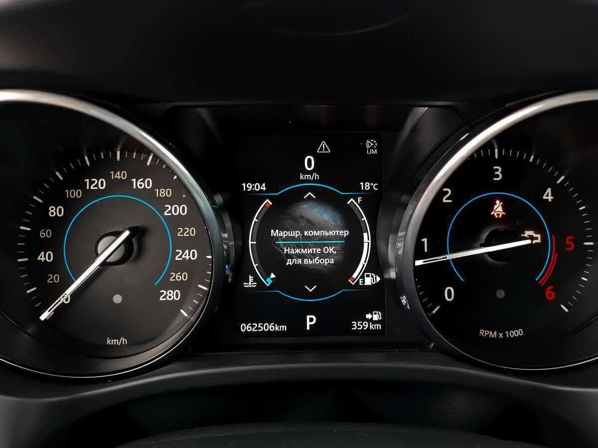 Jaguar F-Pace, 2017 Фото №12