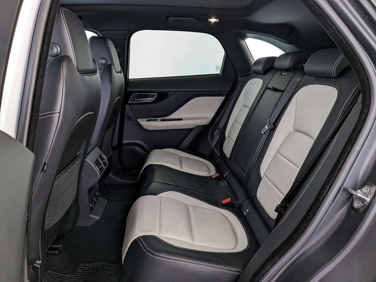 Jaguar F-Pace, 2017 Фото №14