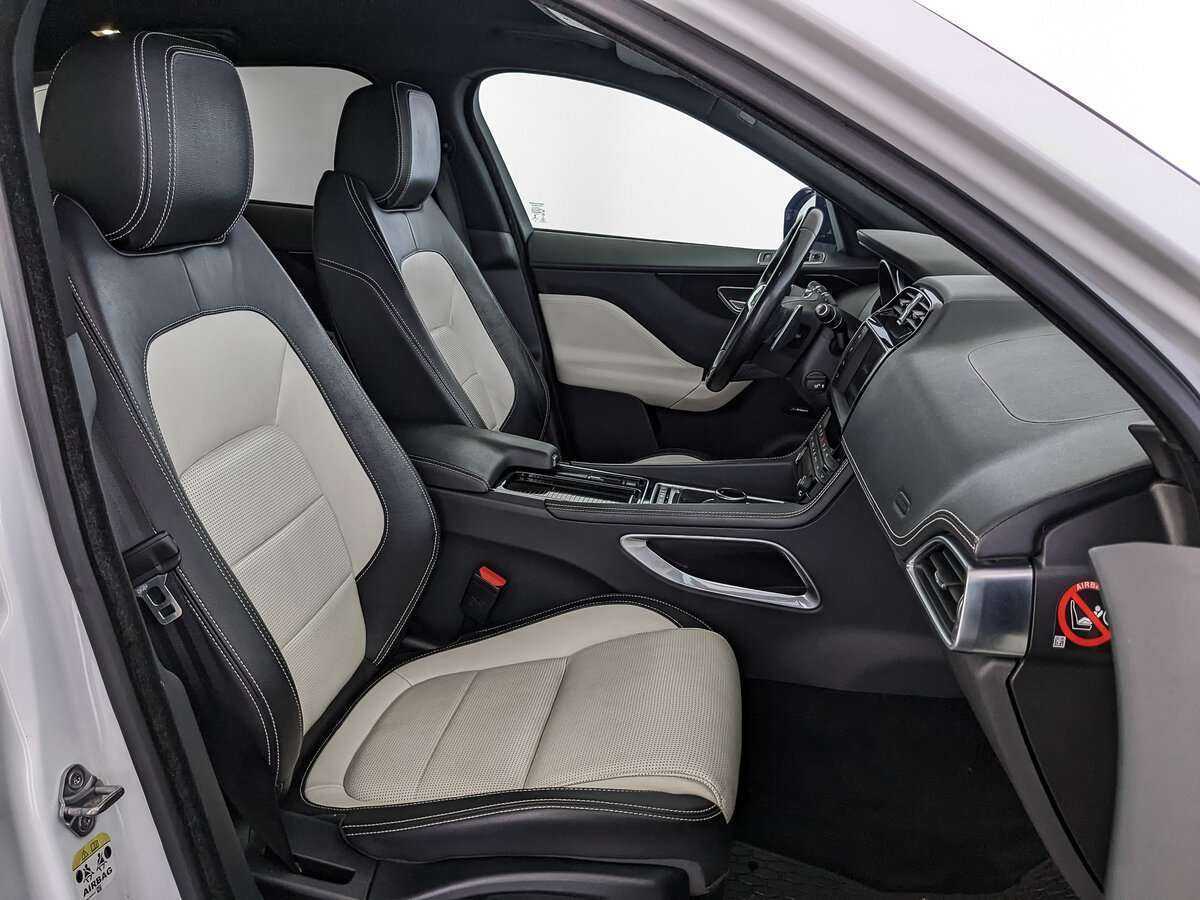 Jaguar F-Pace, 2017 Фото №20