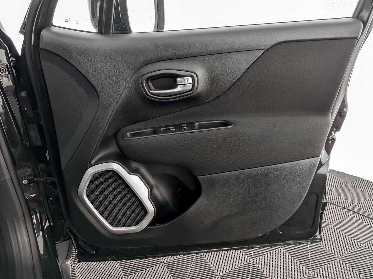 Jeep Renegade, 2018 Фото №19