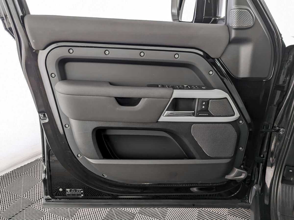 Land Rover Defender 110, 2021 Фото №13