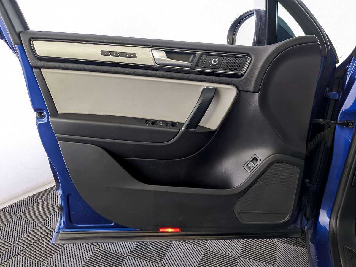 Volkswagen Touareg, 2017 Фото №15