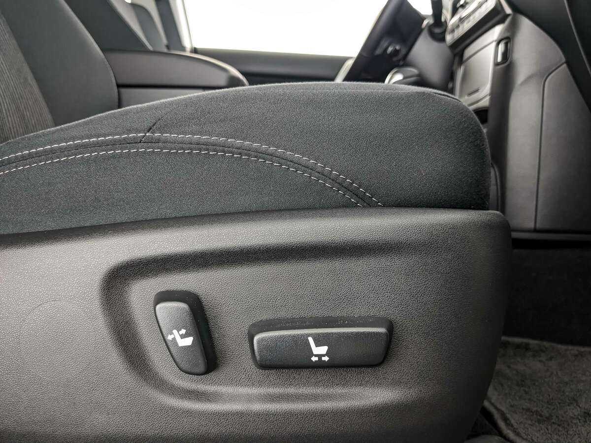 Toyota Land Cruiser Prado, 2022 Фото №24