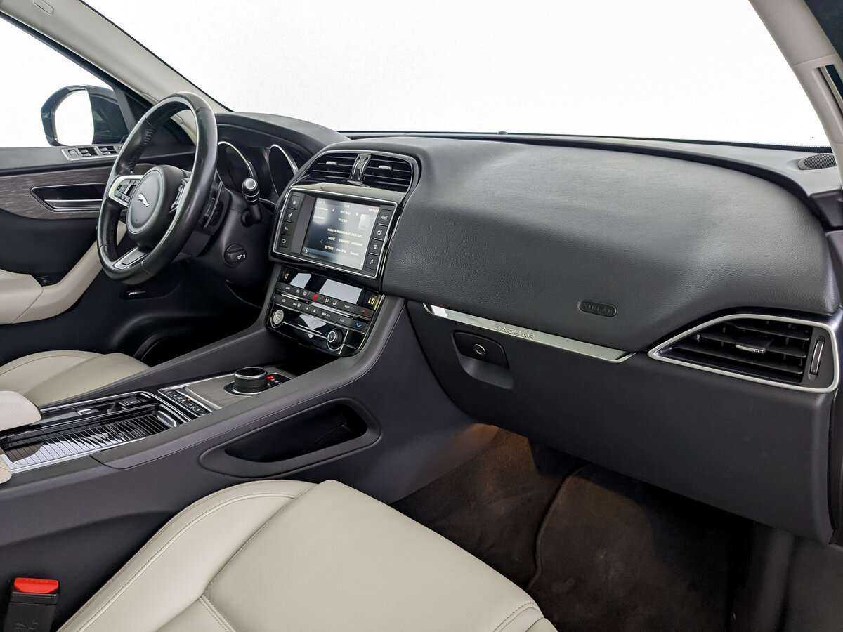 Jaguar F-Pace, 2017 Фото №11