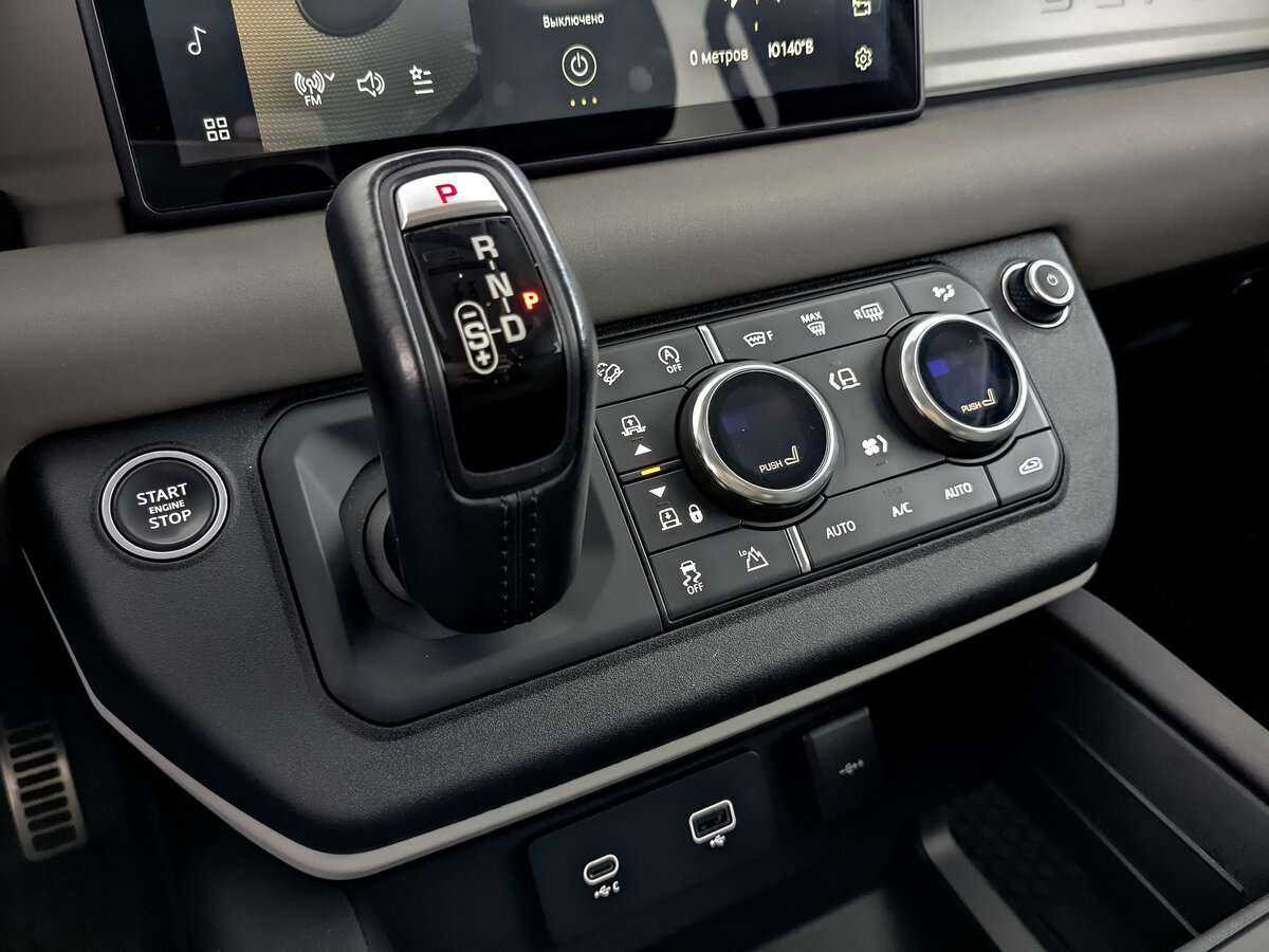 Land Rover Defender 110, 2020 Фото №18
