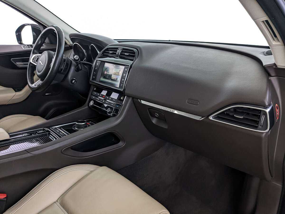 Jaguar F-Pace, 2018 Фото №9