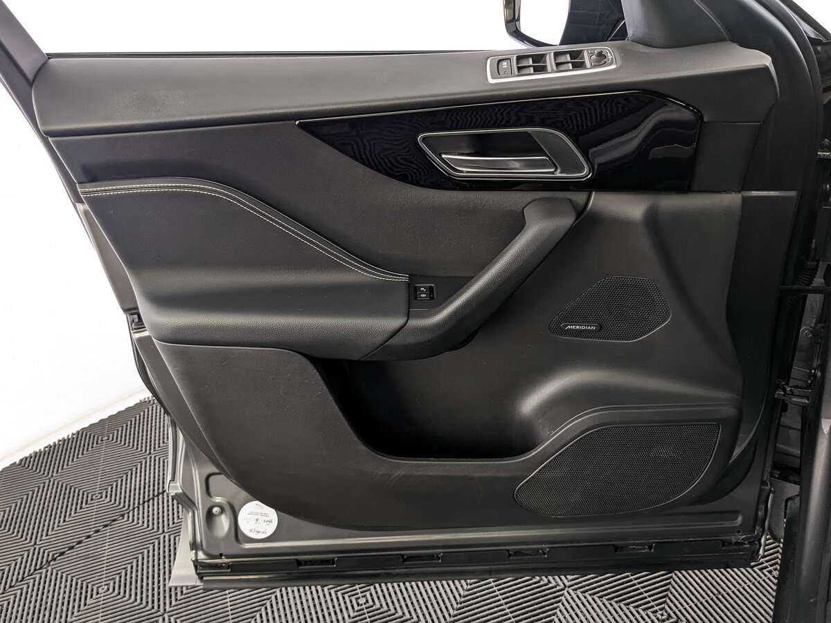 Jaguar F-Pace, 2019 Фото №15