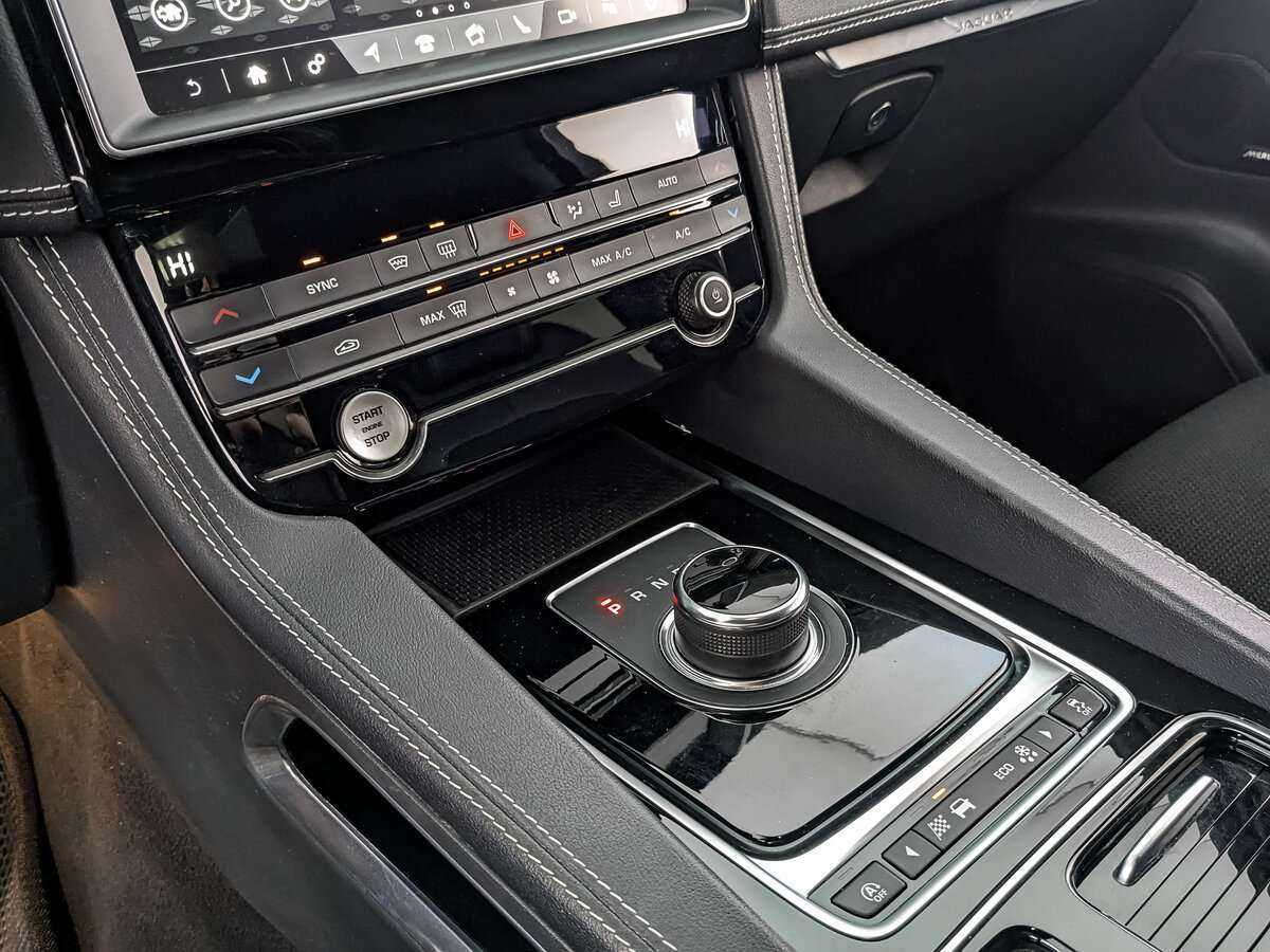 Jaguar F-Pace, 2019 Фото №17