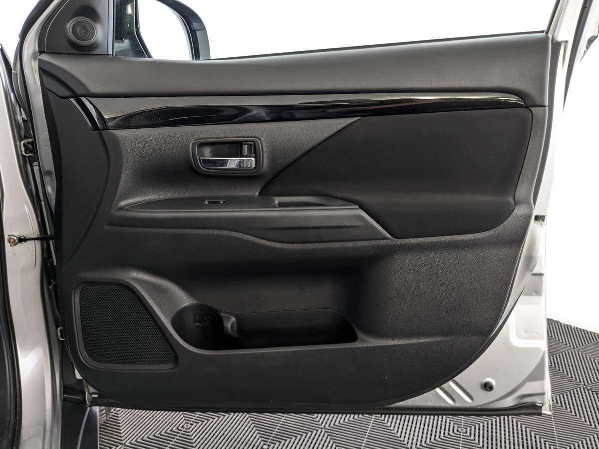 Mitsubishi Outlander, 2020 Фото №22