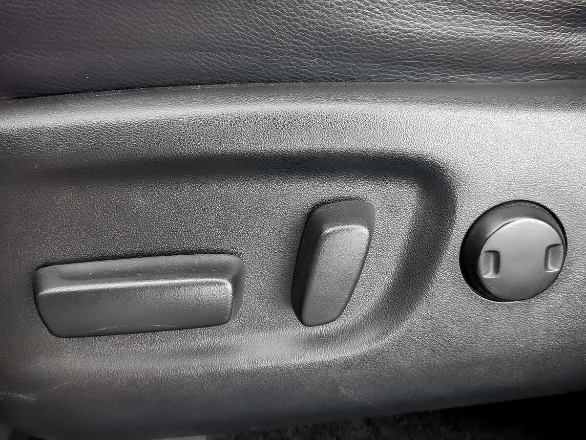 Toyota RAV4, 2017 Фото №17