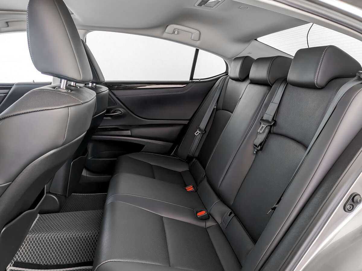 Lexus ES 200, 2020 Фото №10