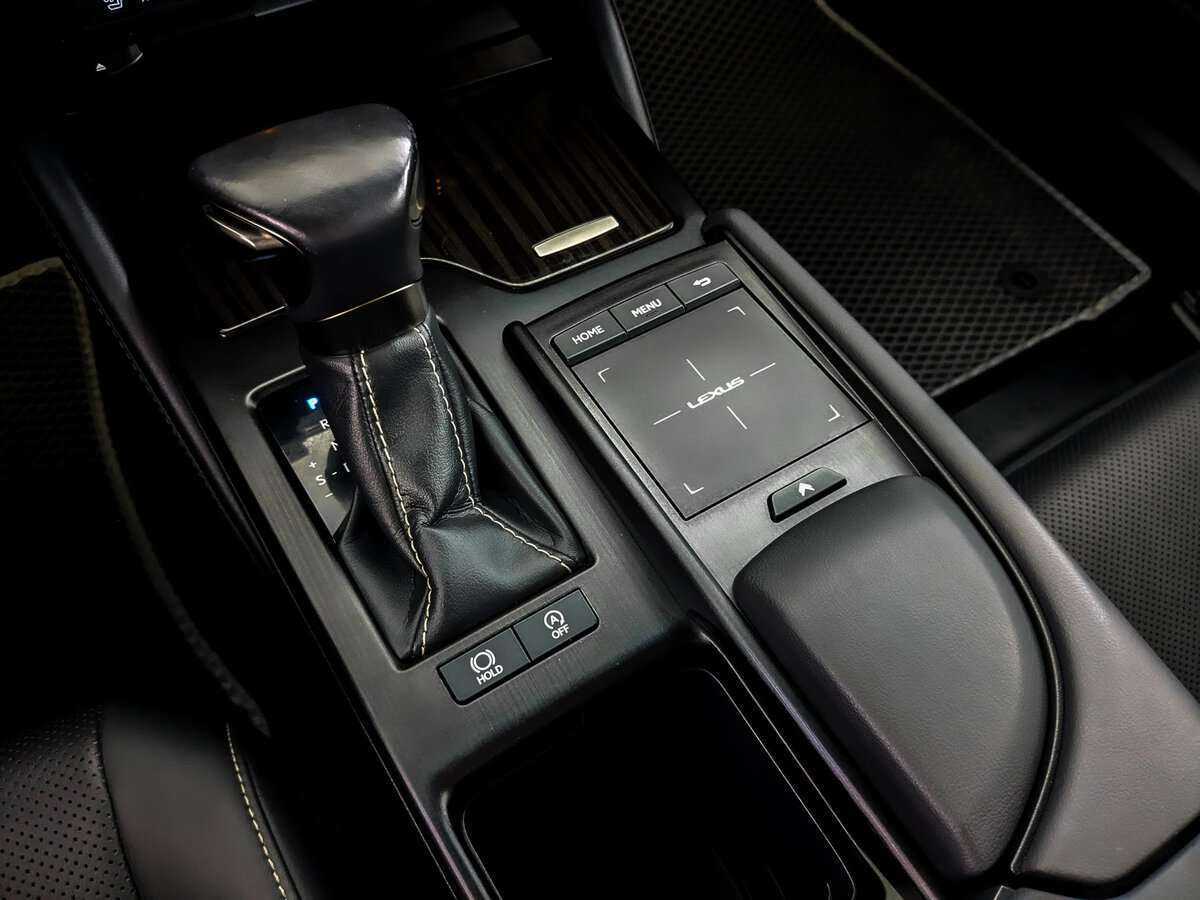 Lexus ES 200, 2020 Фото №23
