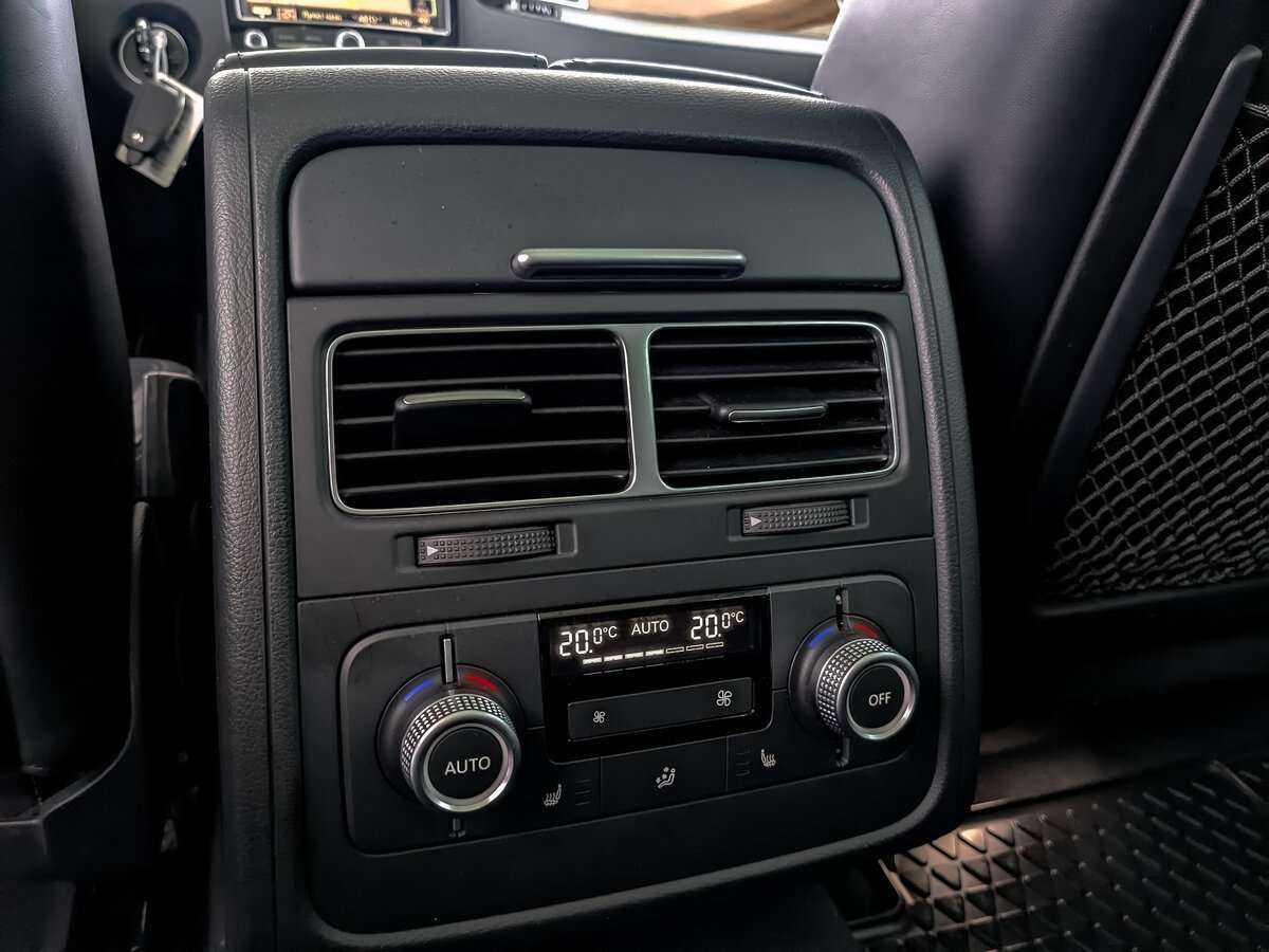 Volkswagen Touareg, 2017 Фото №24