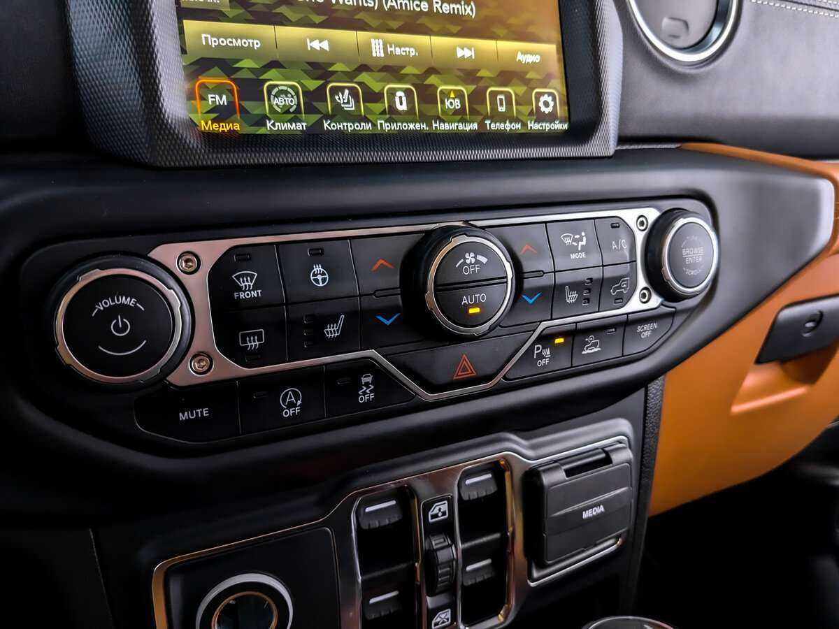 Jeep Wrangler, 2021 Фото №24