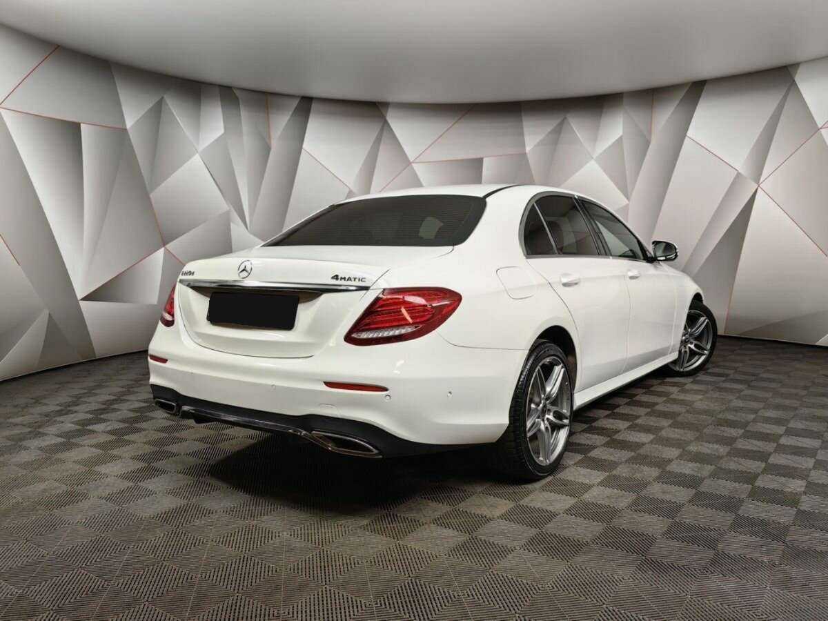 Mercedes-Benz E-Класс 220 d, 2020 - 106 124 км. | Фото №2
