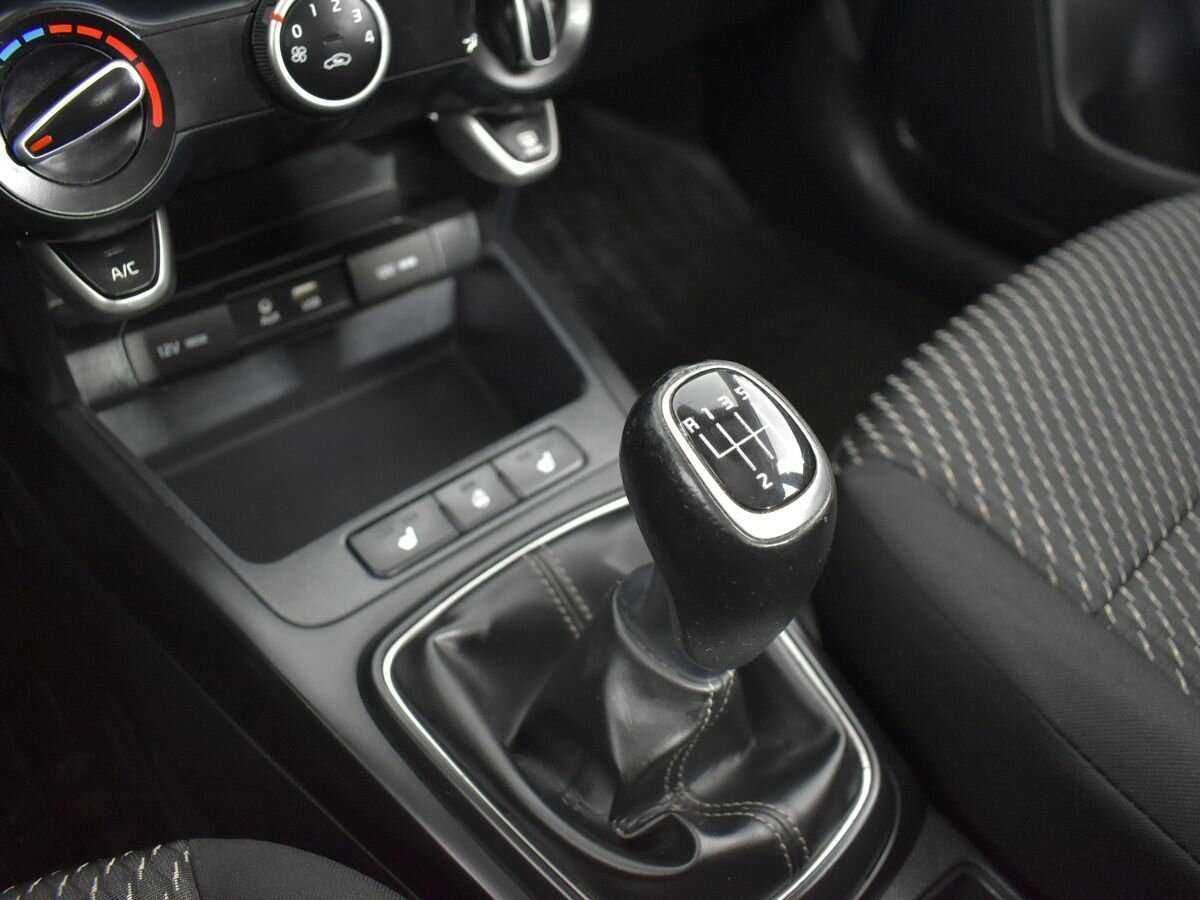 Kia Rio X-Line, 2019 Фото №12