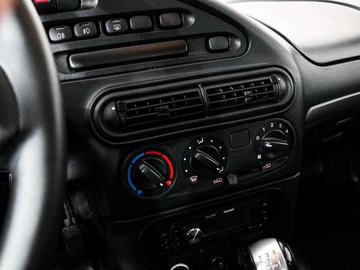 Chevrolet Niva, 2010 Фото №13