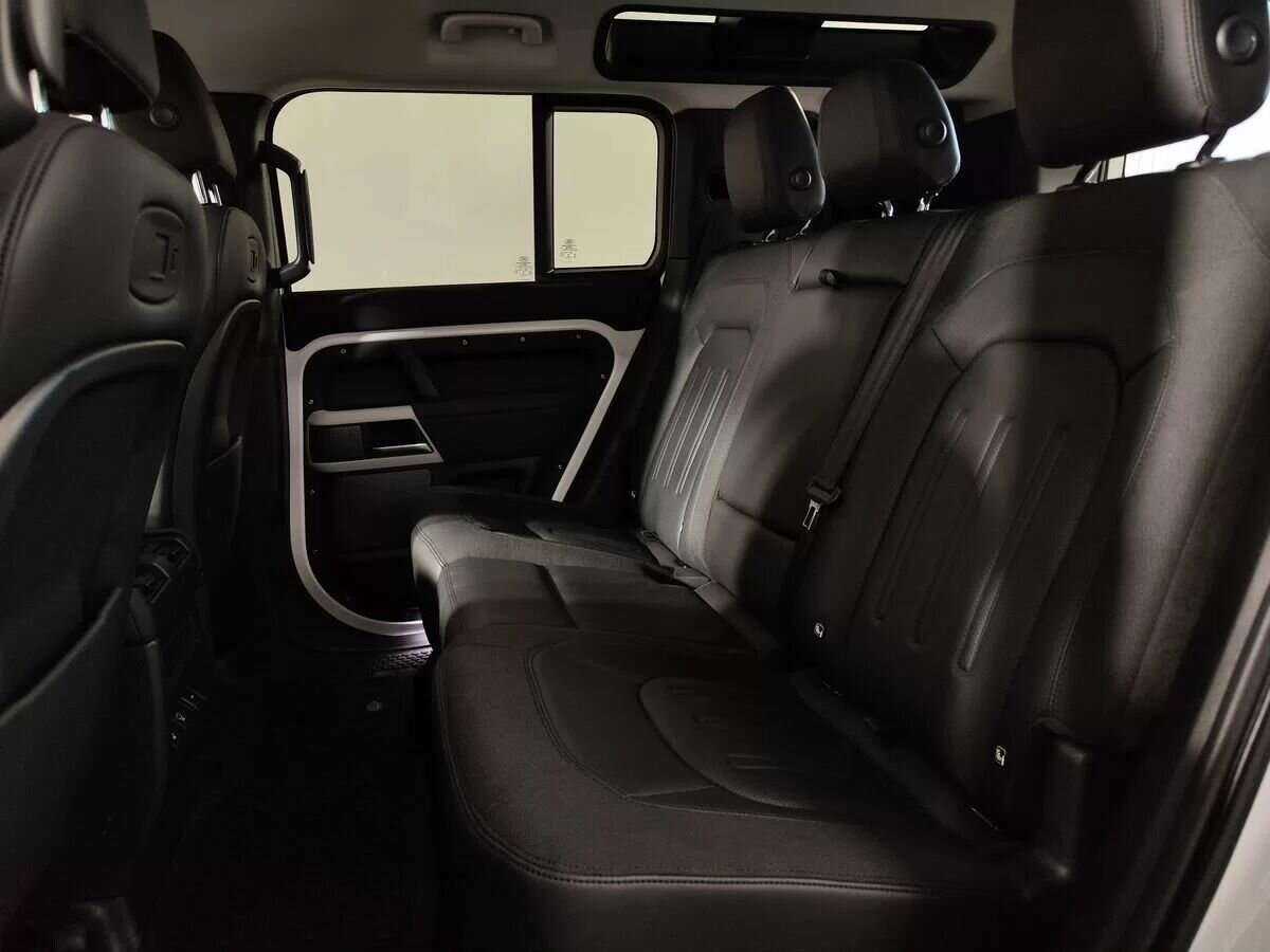Land Rover Defender 110, 2021 - 66 500 км. | Фото №7