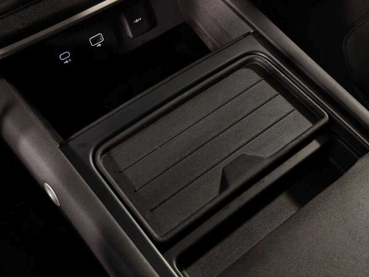 Land Rover Defender 110, 2021 Фото №16