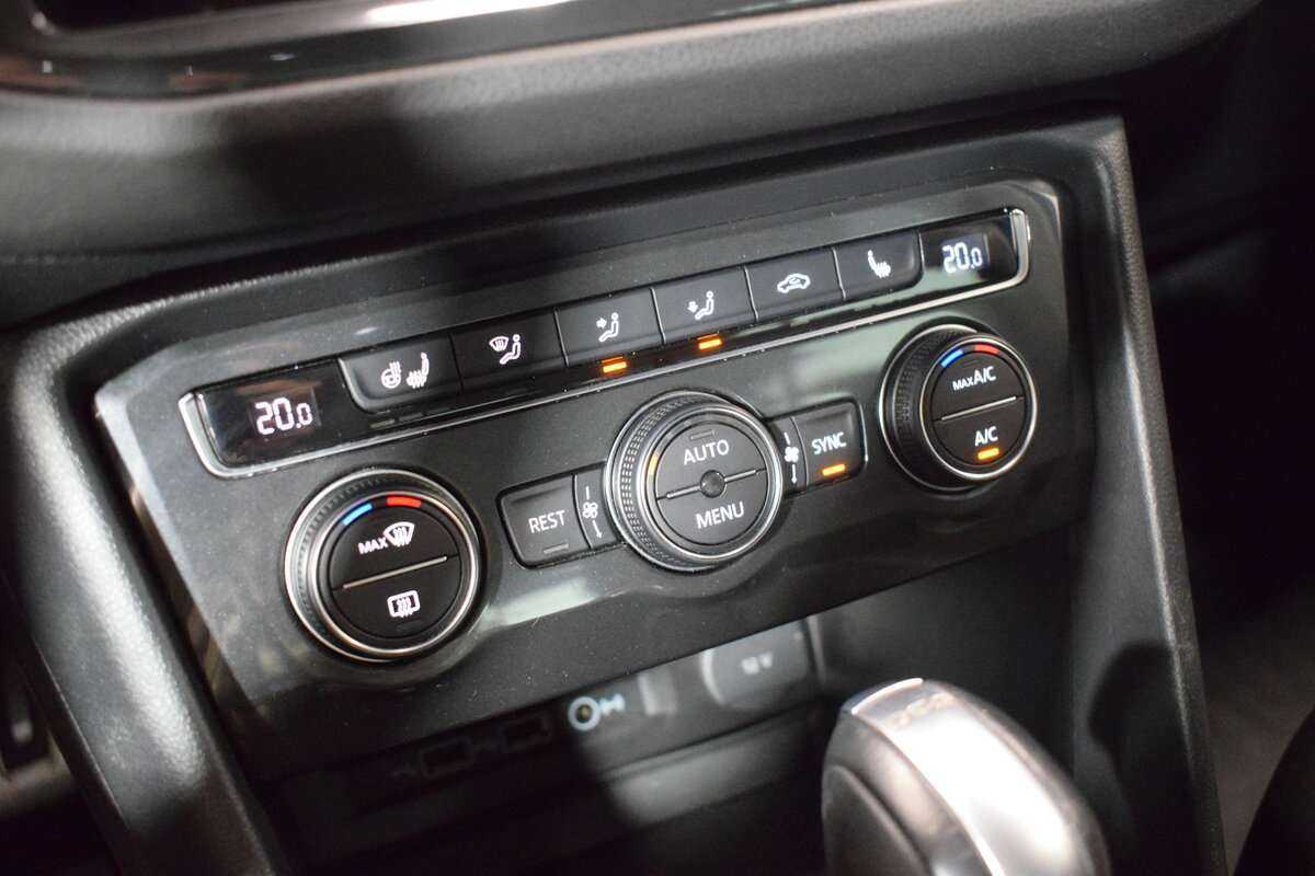 Volkswagen Tiguan, 2018 Фото №21